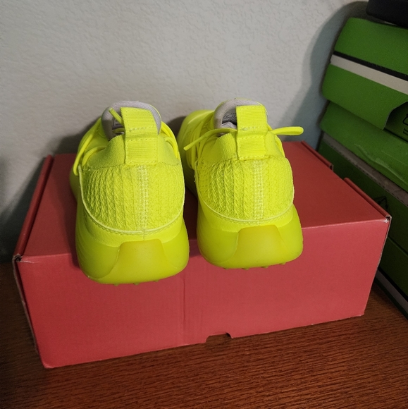 Lane Eight Women's Trainer AD 1Electric Yellow Size 6.5 - Picture 15 of 16